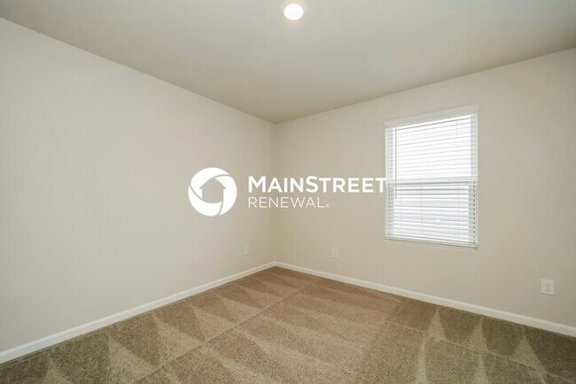 Building Photo - 4 Bedroom Pet-Friendly Home in Greensboro, NC with Main Street Renewal