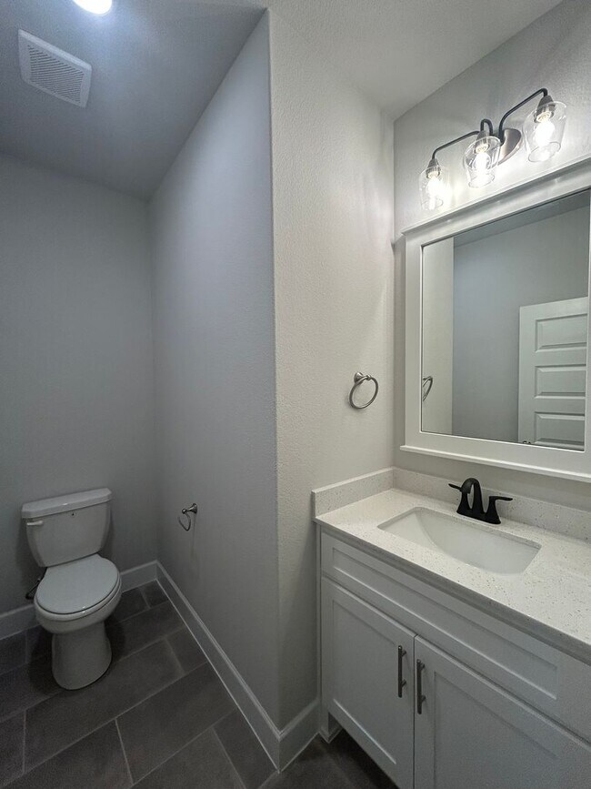 Building Photo - Beautiful Bentonville Home! 4 Bedrooms, 2.5 Bathrooms!!