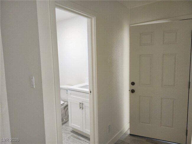 Building Photo - 5312 S Swenson St