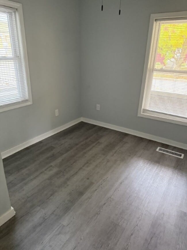 Building Photo - 940 Jefferson Ave