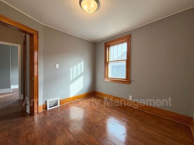 Building Photo - 5318 Stockwell St