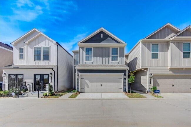 Building Photo - 1709 Summerlyn Ter Dr