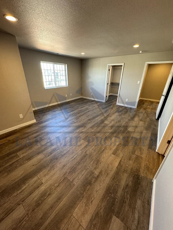 Building Photo - 4521 E Bobolink Ln
