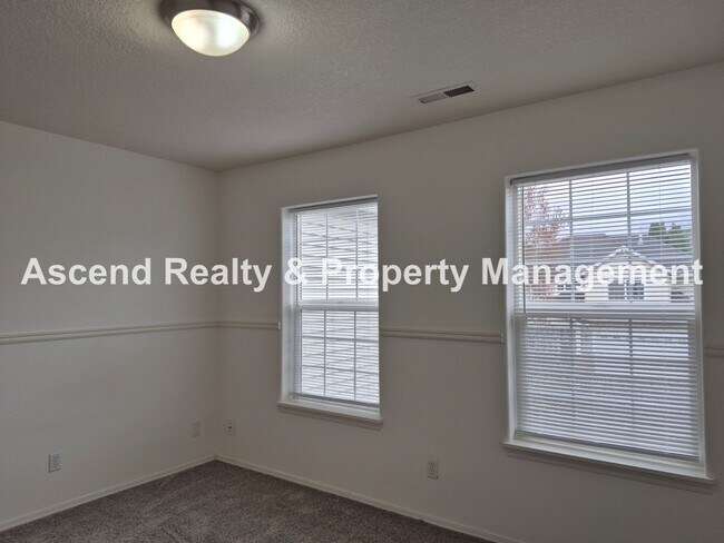 Building Photo - Bethany 3 Bed + Office on Main Fenced Back Yard w/Deck 2 Car Attached Garage Available Now!