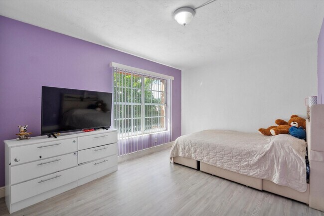 Building Photo - 2759 NW 198th Terrace