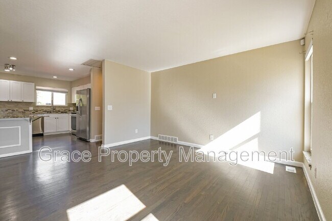 Building Photo - 1557 S Salida Way