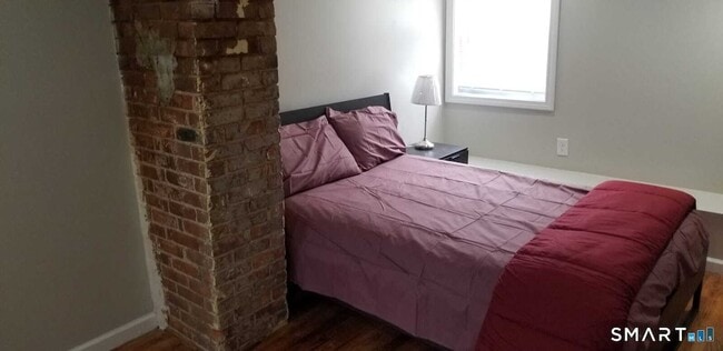 Building Photo - 531 East St