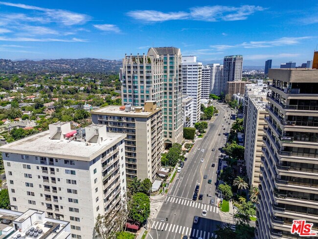 Building Photo - 10747 Wilshire Blvd