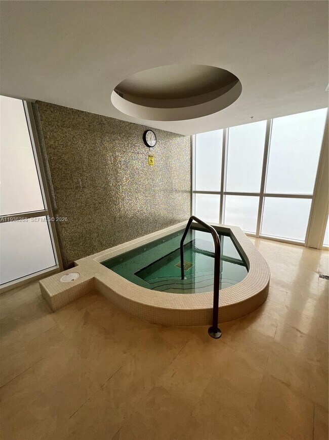 Building Photo - 18201 Collins Ave