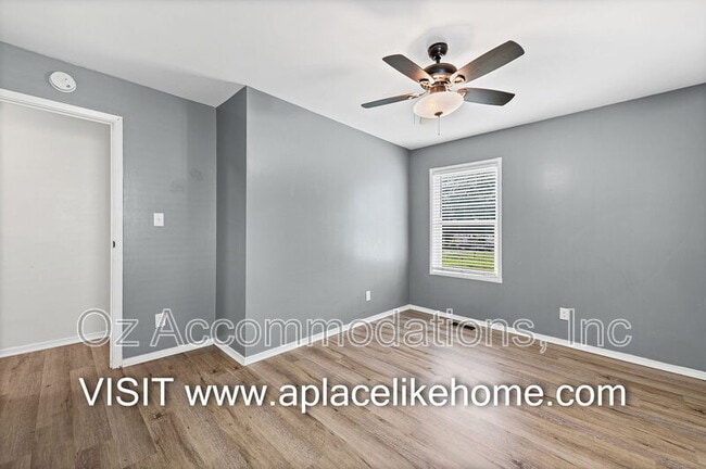 Building Photo - 3310 Iroquois Ln