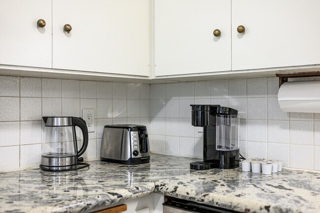 Building Photo - 1751 Belmont Ave