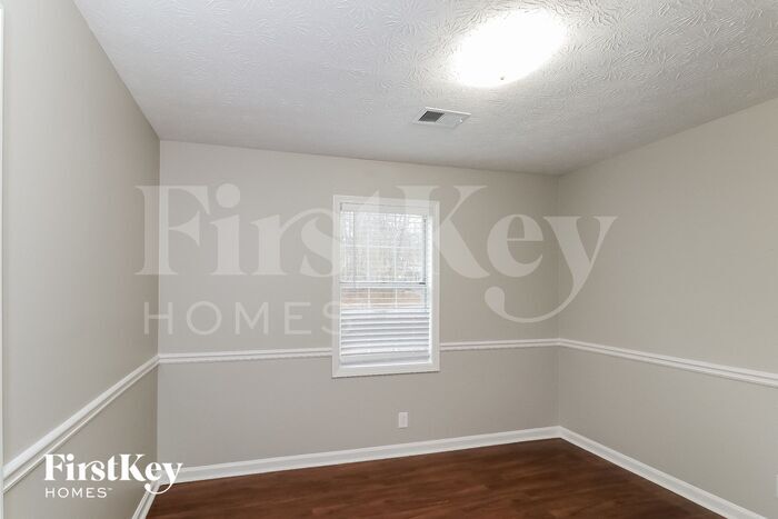 Building Photo - 2570 Paul Thomas Dr