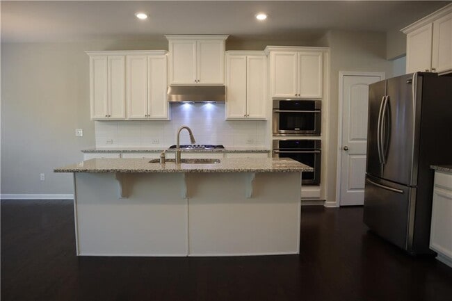 Building Photo - 561 Sunset Park Dr