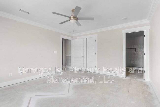 Building Photo - 166 Sango Dr