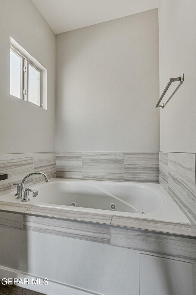Building Photo - 7500 Porterhouse Ct