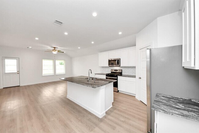 Building Photo - 1306 Palm Tree Ln