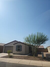 Building Photo - "Spacious 4-Bedroom Oasis in Casa Grande w...