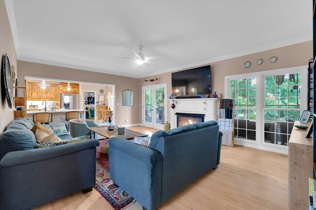 Building Photo - Beautiful Home in the Heart of Greenville