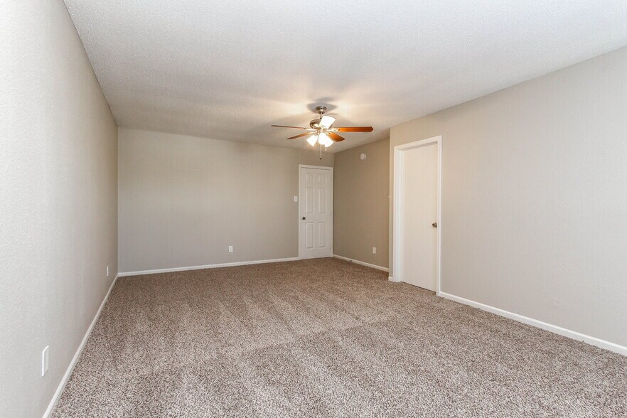Building Photo - 1170 Freemont Ln