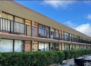 Building Photo - 7900 S Orange Blossom Trail