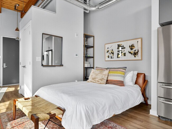 Building Photo - 63 Melcher St