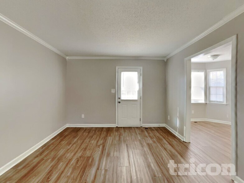Building Photo - 104 Roundtree Ct
