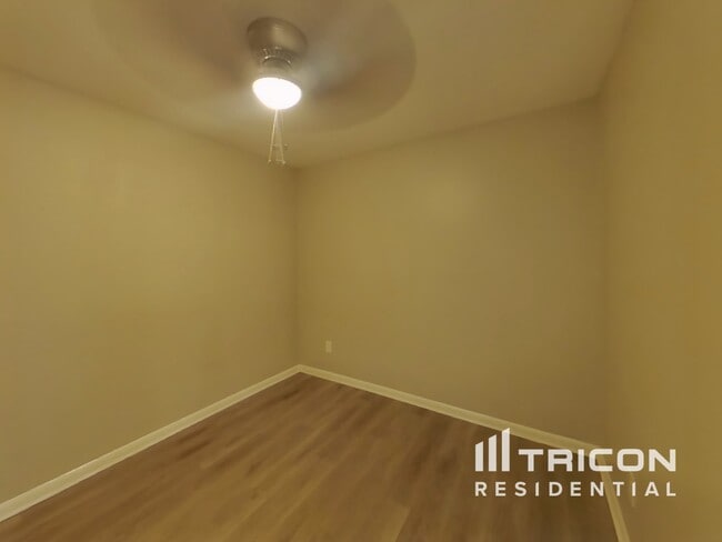 Building Photo - 804 Heidi Rd