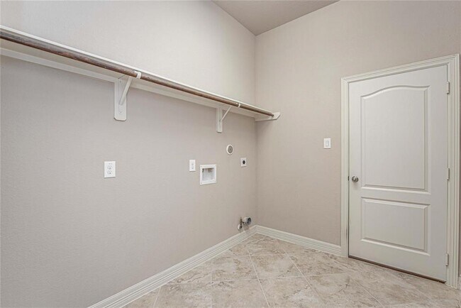Building Photo - 2048 Brookmont Dr