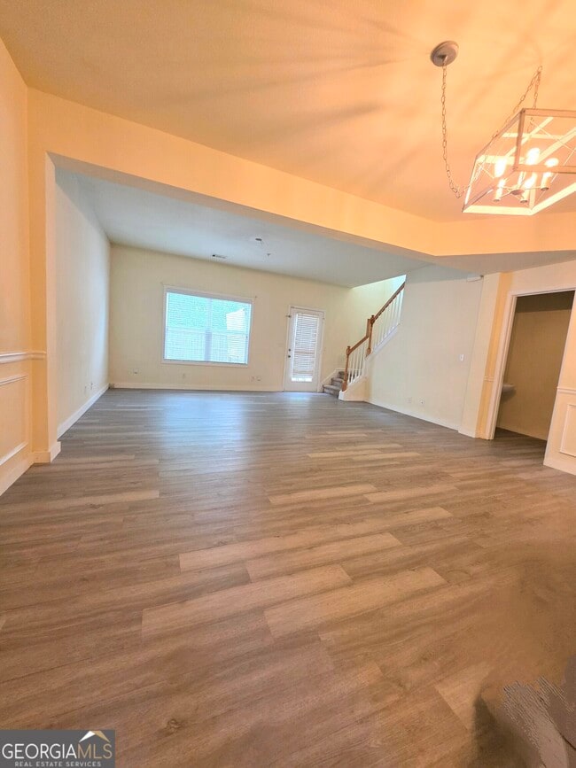 Building Photo - 207 Granite Way