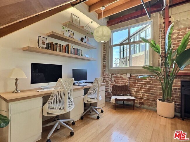 Building Photo - 500 Molino St