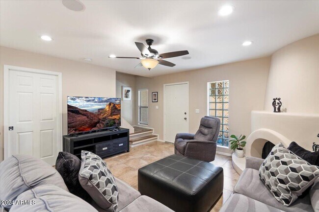 Building Photo - 10415 N 10th St