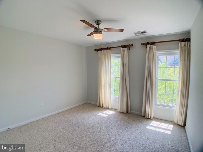 Building Photo - 10496 Courtney Dr