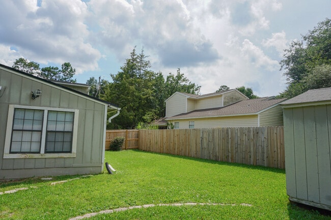 Building Photo - 111 Palmetto Dr