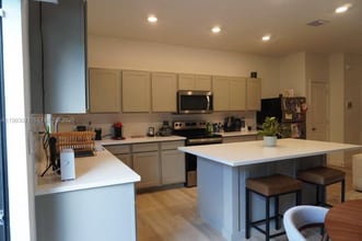 Building Photo - 385 NW 9th St