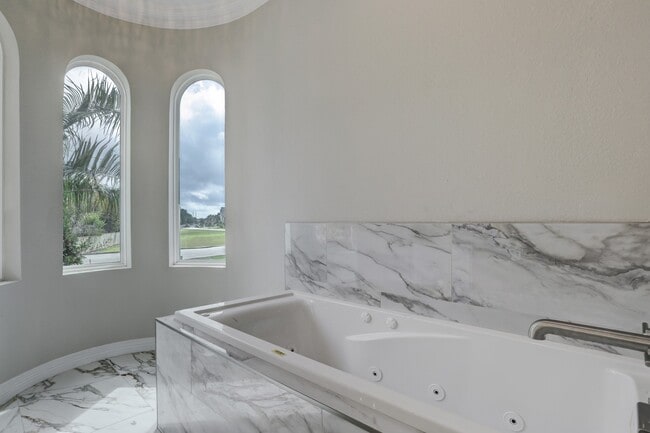 Building Photo - 502 Amalfi Dr