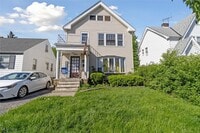 Building Photo - 1524 E 204th St