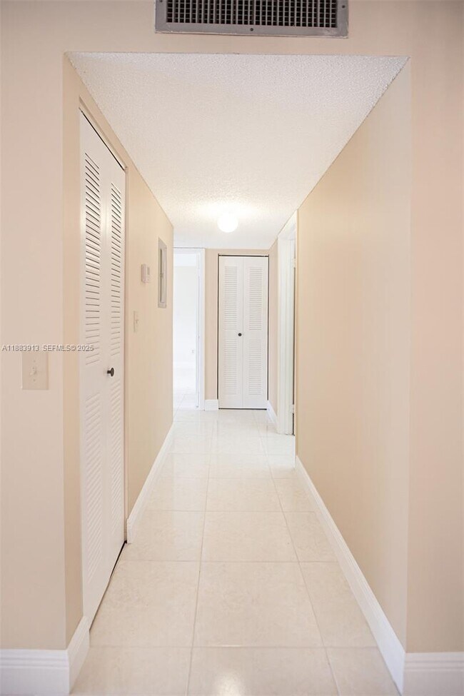 Building Photo - 9711 W McNab Rd