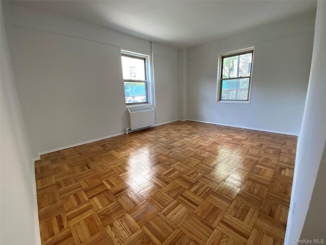 Building Photo - 1 Fordham Hill Oval