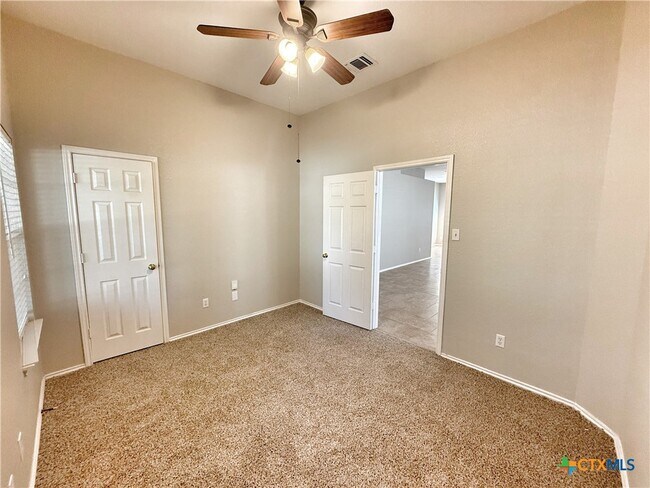 Building Photo - 2254 Hidden Meadow