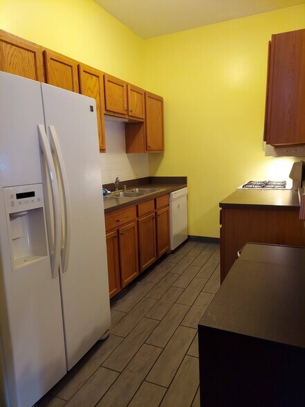 Kitchen - 4938 South Drexel Boulevard