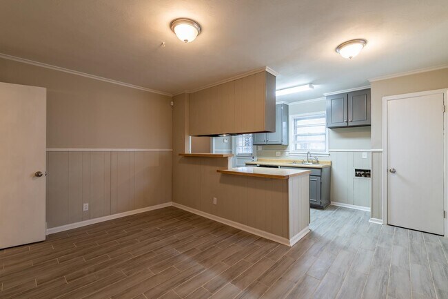 Building Photo - 5121 Ginger Cir