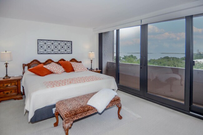 Building Photo - 4200 N Ocean Dr