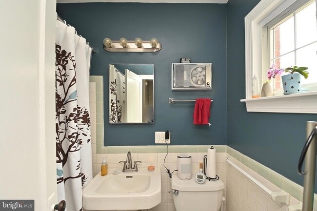 Building Photo - 3309 Martha Custis Dr