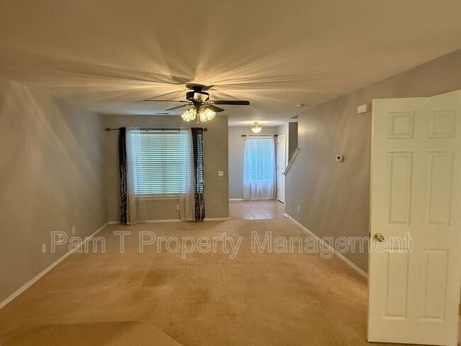 Building Photo - 37 Timber Crest Ct