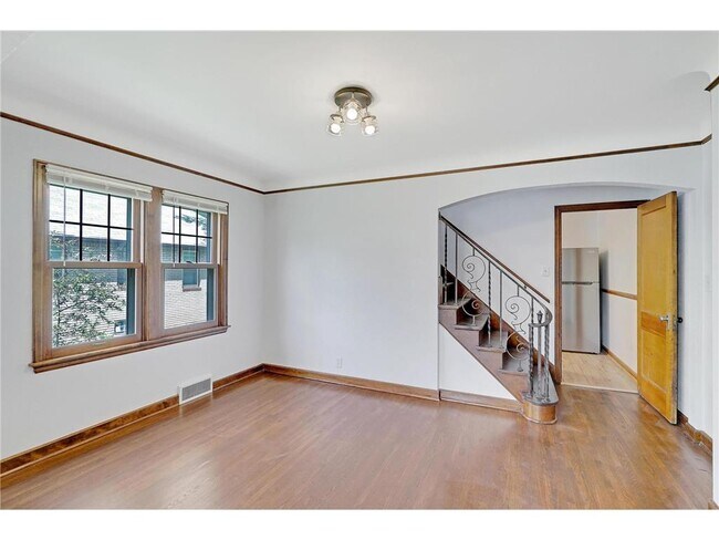 Building Photo - 5445 Chicago Ave