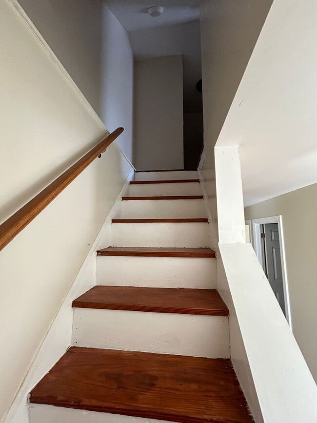 Building Photo - 3 Bedroom 1 Bathroom Brick Cape