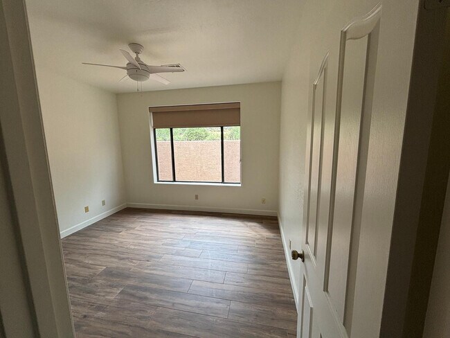 Building Photo - 43003 N Old Mine Rd