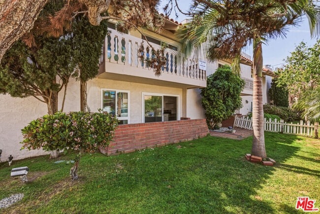 Building Photo - 2020 Graham Ave