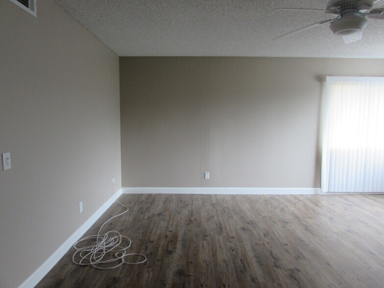 Building Photo - 15916 Rosehaven Ln