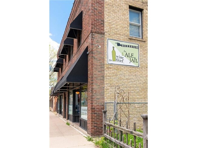 Building Photo - 749 Linwood Ave